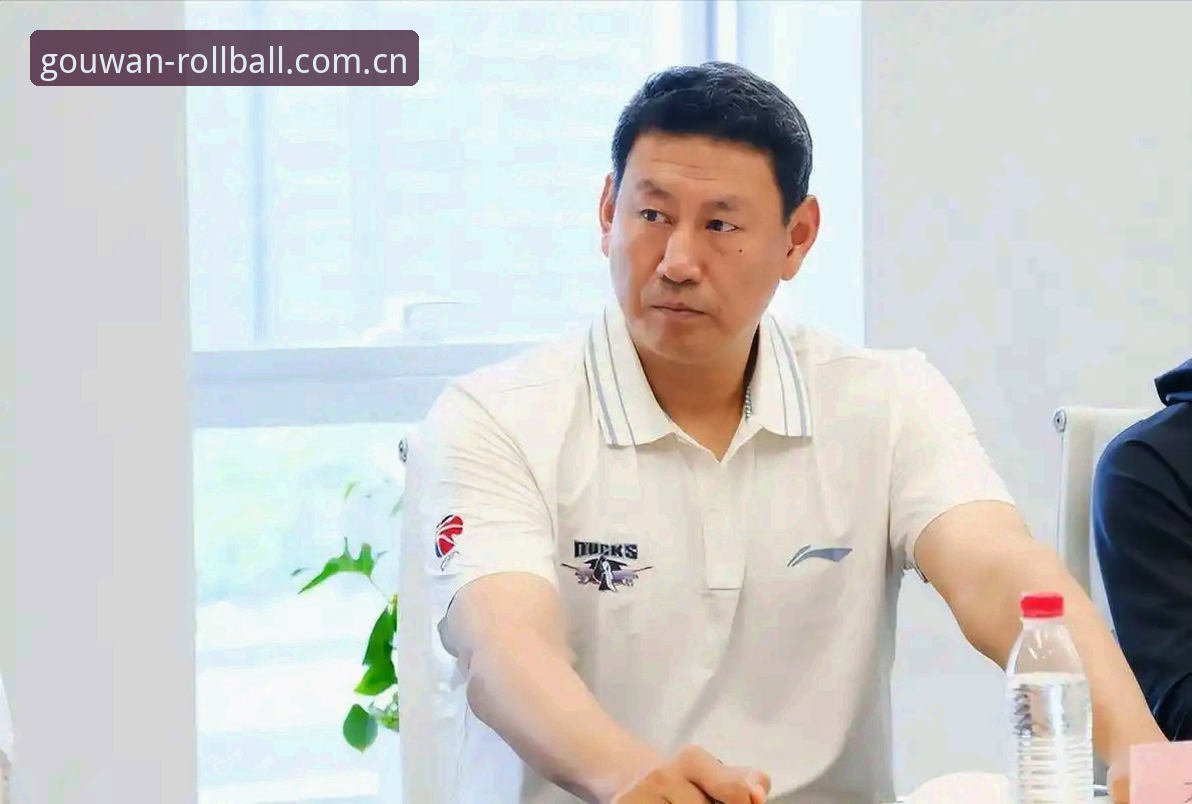 北京男篮换帅，李楠接任能带来冠军吗？选择他，比“炒冷饭”找外教更香吗？